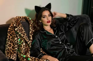 24 Fun Halloween Outfit Ideas for Women You’Ll Love