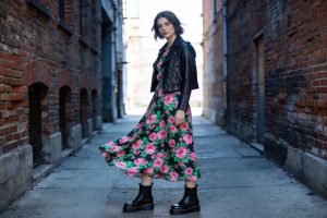 12 Dr Martens Outfits with Floral Dresses for an Unexpected Contrast: Edgy Elegance